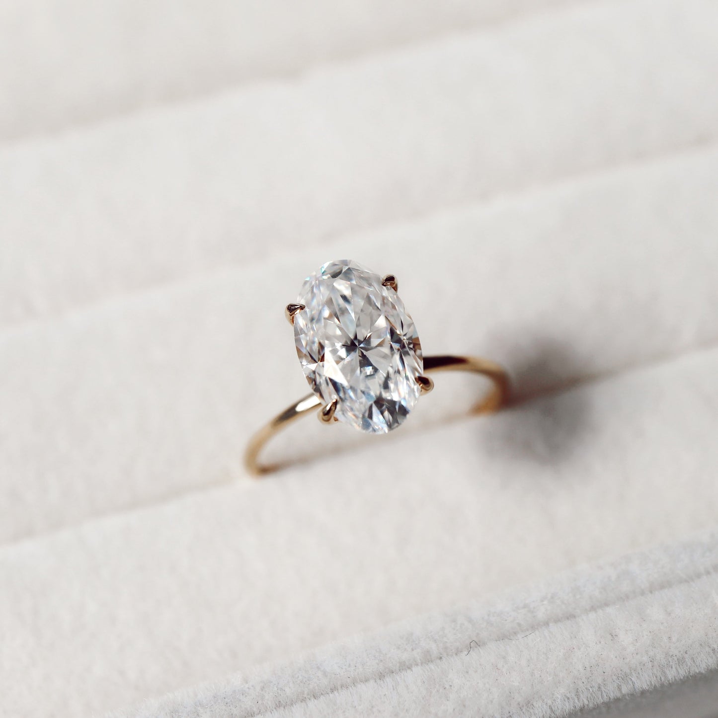 Oval Cut Moissanite Ring with 1 to 3 carats in 9k/10k/14k/18K White Gold, Yellow Gold or Rose Gold