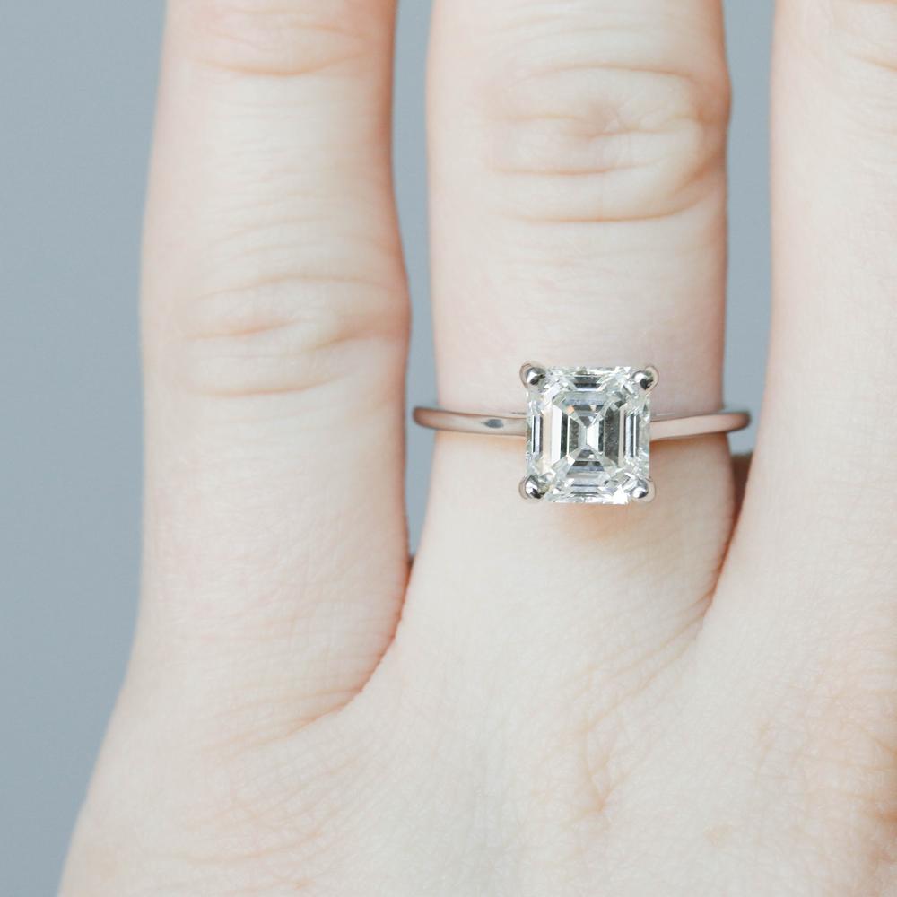 Moissanite Ring with 1 to 3 carats in 9k/10k/14k/18K White Gold, Yellow Gold or Rose Gold