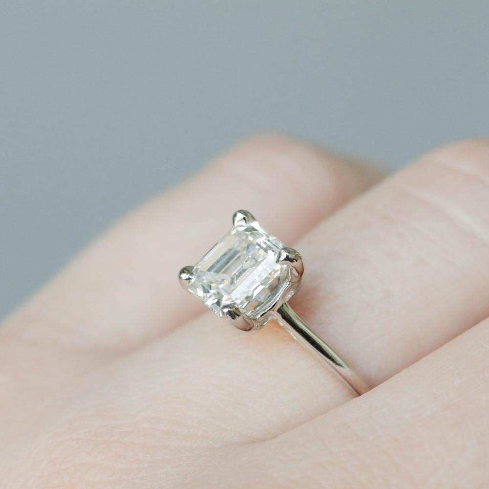 Moissanite Ring with 1 to 3 carats in 9k/10k/14k/18K White Gold, Yellow Gold or Rose Gold