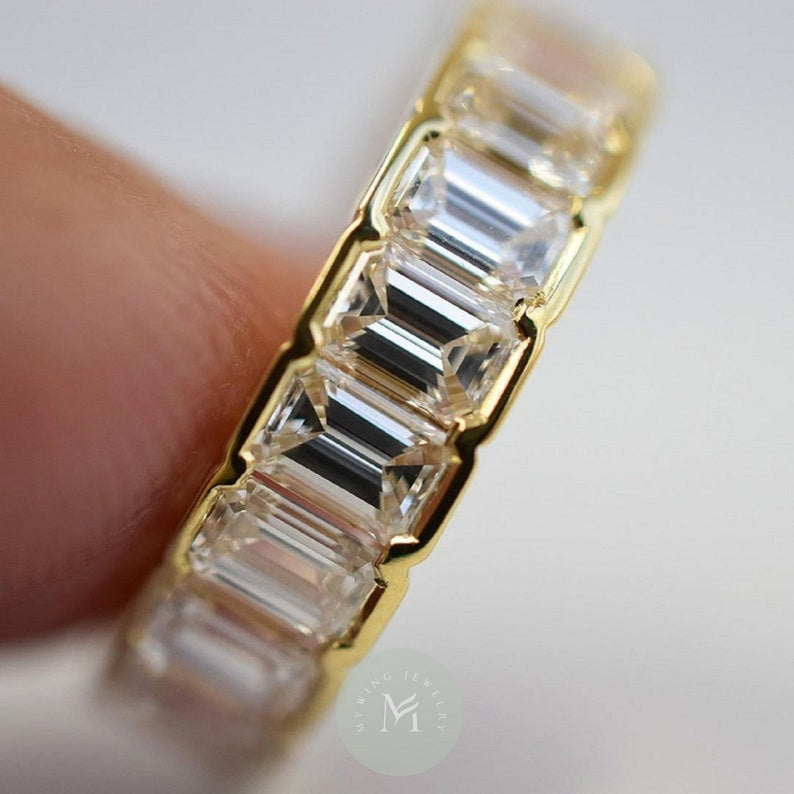 0.8ct Each Emerald Moissanite Engagement Ring