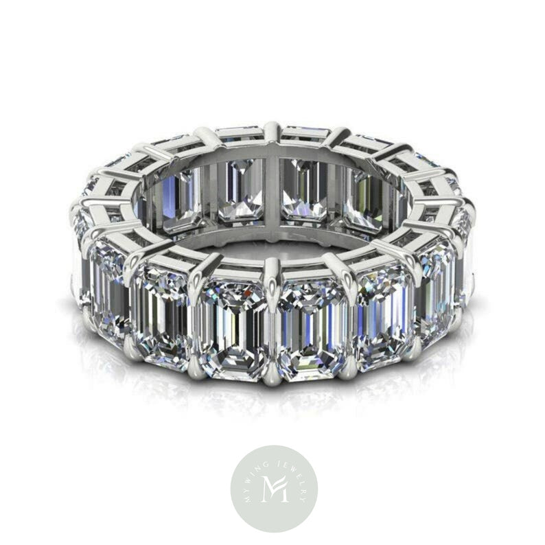 0.8ct Emerald Moissanite Engagement Ring