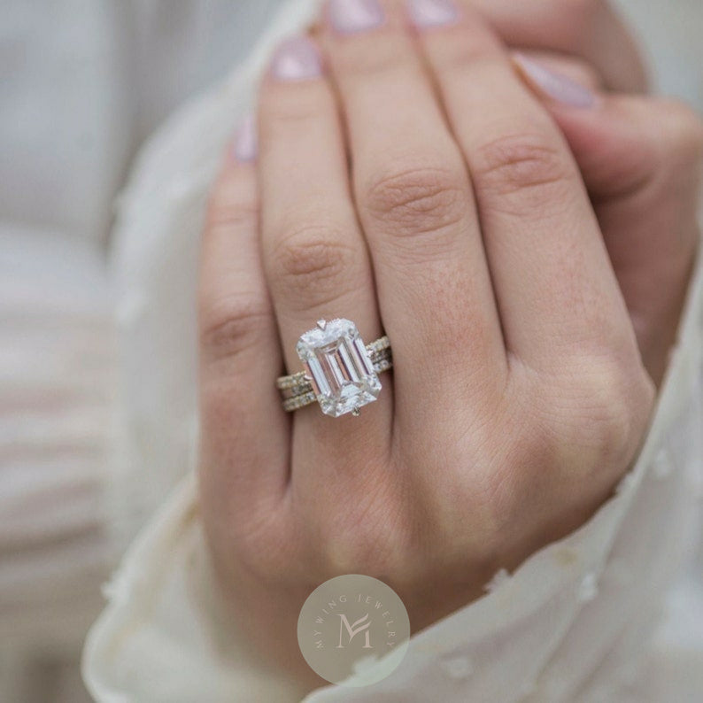 8ct Emerald Moissanite Engagement Ring