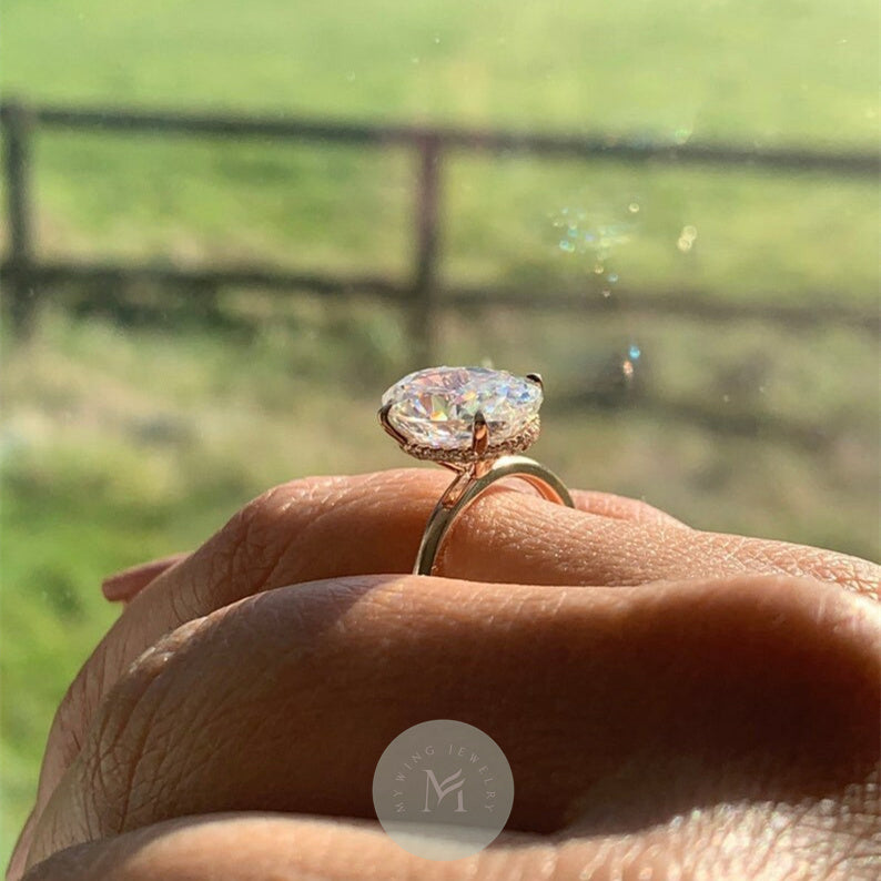8ct Oval Moissanite Engagement Ring
