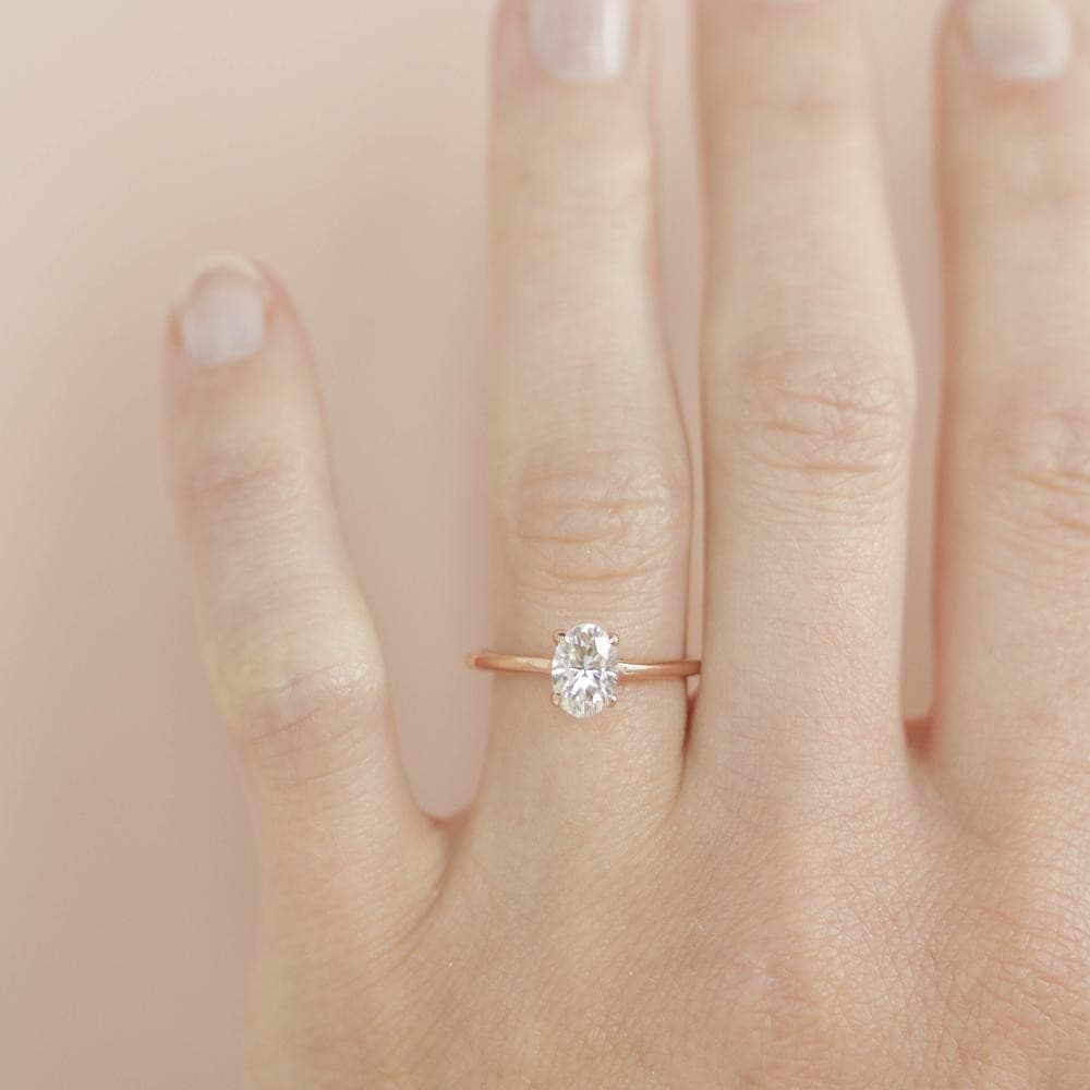 Oval Cut Moissanite 4 Prong Ring with 1 to 3 carats in 9k/10k/14k/18K White Gold, Yellow Gold or Rose Gold