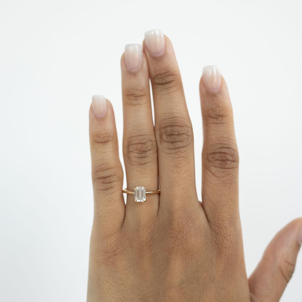 Solidaire Emeralds Cut Moissanite Ring