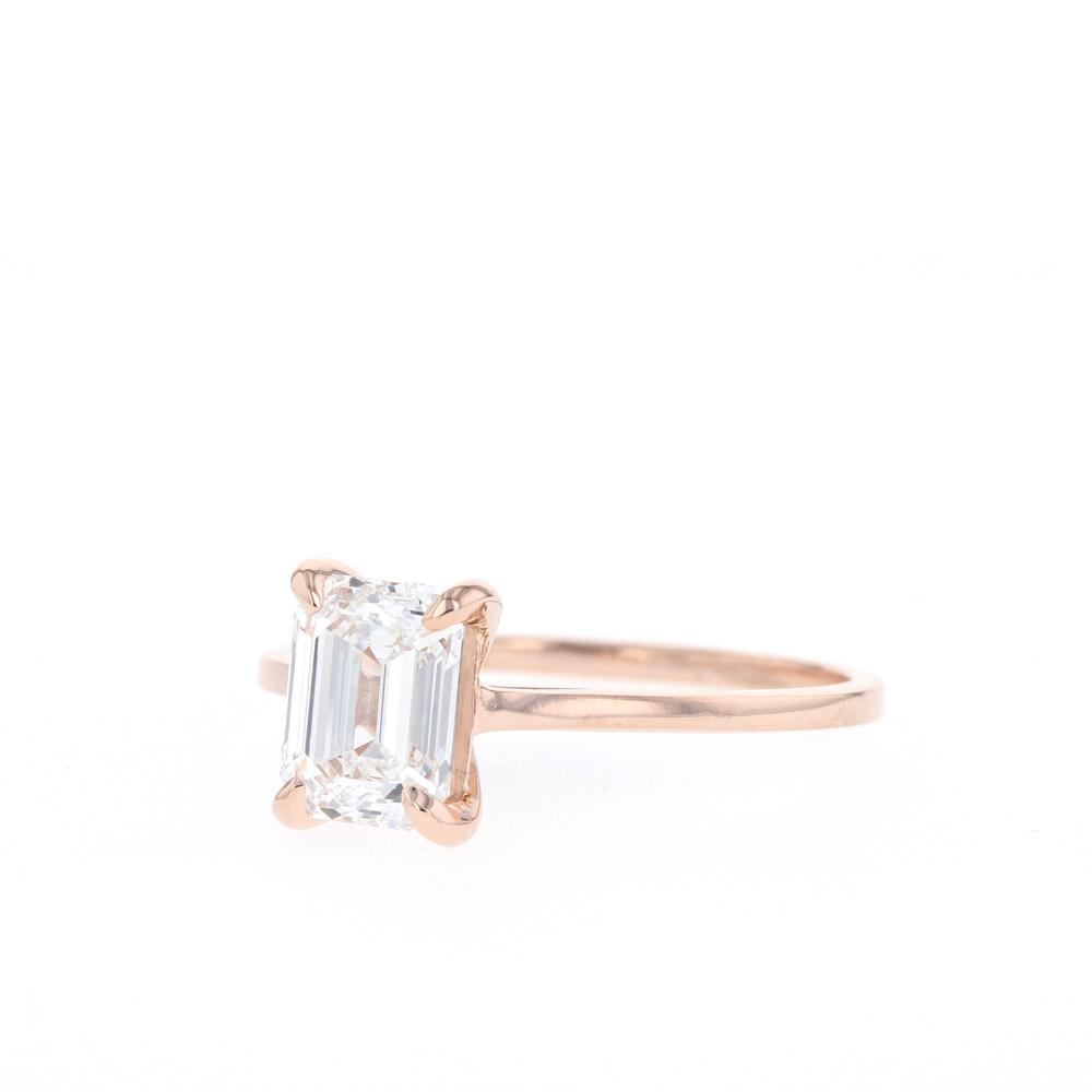 Solidaire Emeralds Cut Moissanite Ring