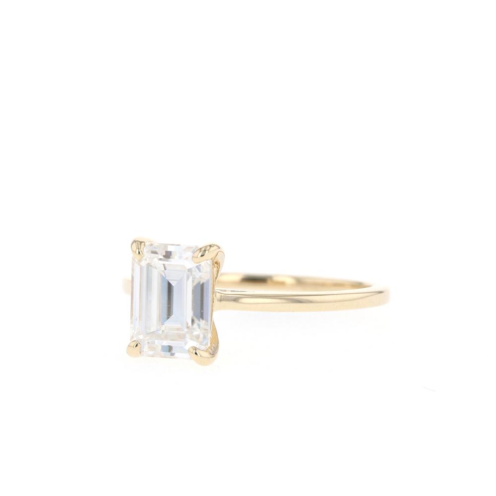 Solidaire Emeralds Cut Moissanite Ring