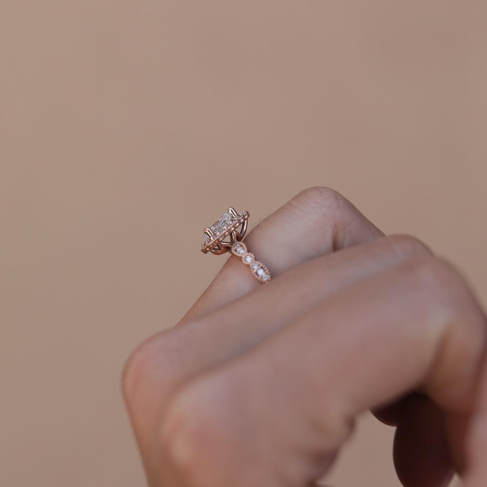 Pear Cut Moissanite Ring with 1 to 3 carats in 9k/10k/14k/18K White Gold, Yellow Gold or Rose Gold