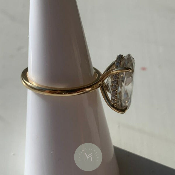 8ct Oval  Moissanite Engagement Ring